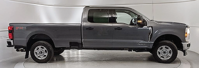 Used 2025 Ford F-250 - photo 1