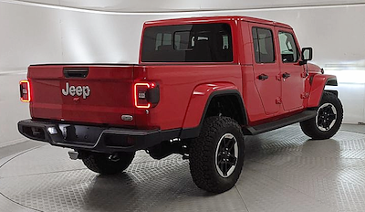 Used 2022 Jeep Gladiator - photo 1