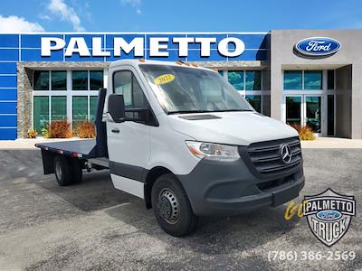 Used 2022 Mercedes-Benz Sprinter 3500XD 4x2 Flatbed Truck for sale #P189592 - photo 1