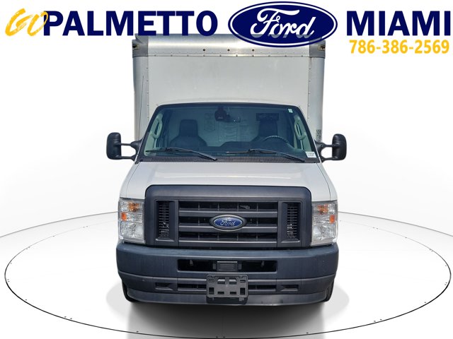 Used 2022 Ford E-350 - photo 2