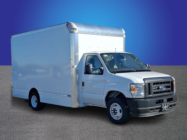 Used 2024 Ford E-450 - photo 8