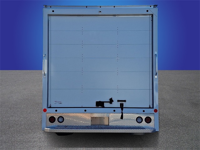 Used 2024 Ford E-450 - photo 5