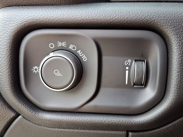Used 2024 Ram 2500 - photo 26