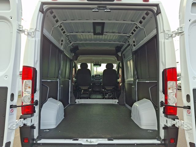 Used 2024 Ram ProMaster 2500 - photo 2