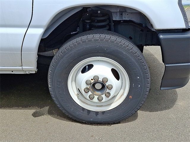 New 2024 Ford E-450 - photo 5