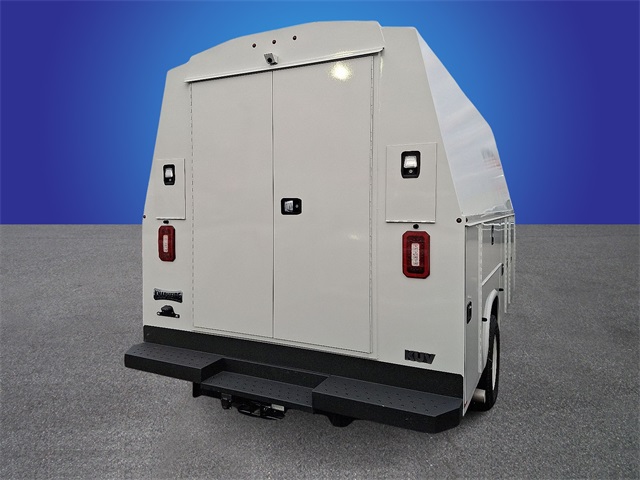 New 2025 Ford E-450 - photo 5