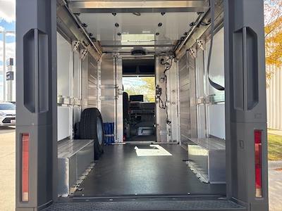 2025 Chevrolet BrightDrop 400 Standard Roof AWD Step Van / Walk-in for sale #60837 - photo 2