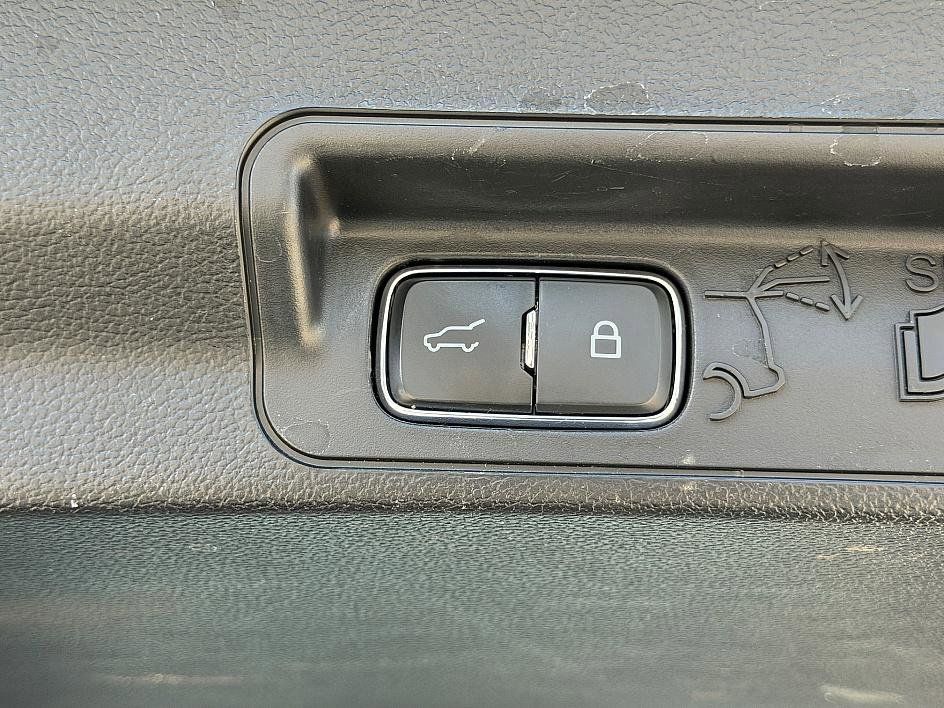 Used 2023 Ford Explorer - photo 17