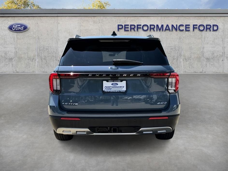 Used 2025 Ford Explorer - photo 12