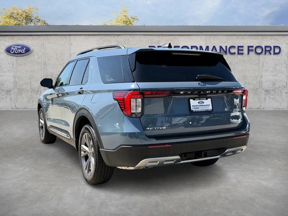 Used 2025 Ford Explorer - photo 13