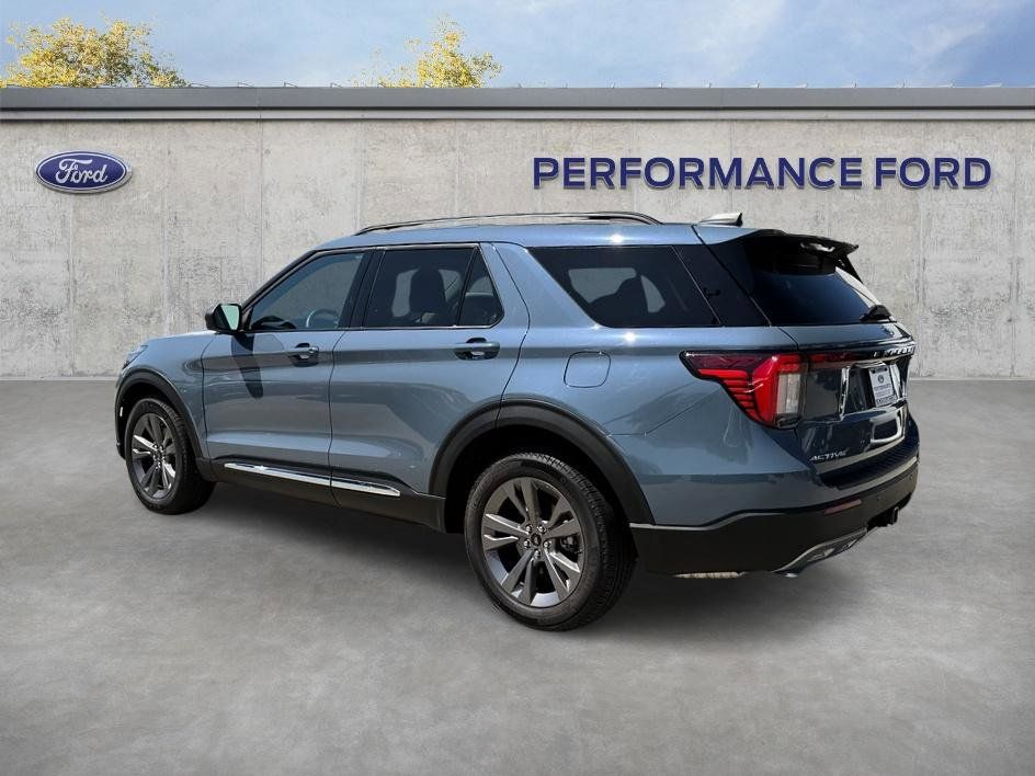 Used 2025 Ford Explorer - photo 15
