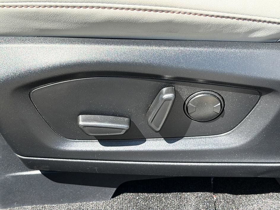 Used 2025 Ford Explorer - photo 27