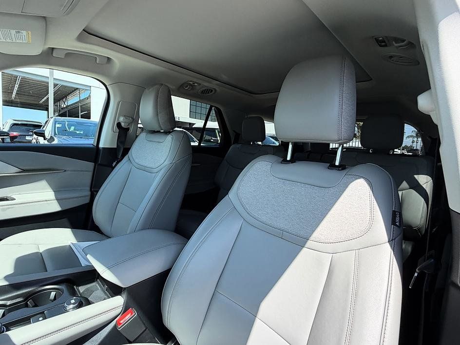 Used 2025 Ford Explorer - photo 28