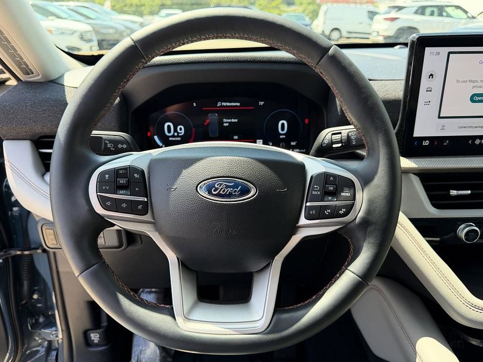 Used 2025 Ford Explorer - photo 31