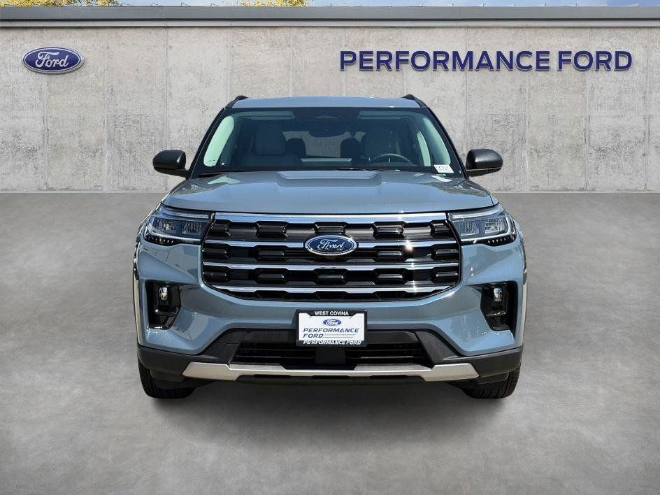 Used 2025 Ford Explorer - photo 5