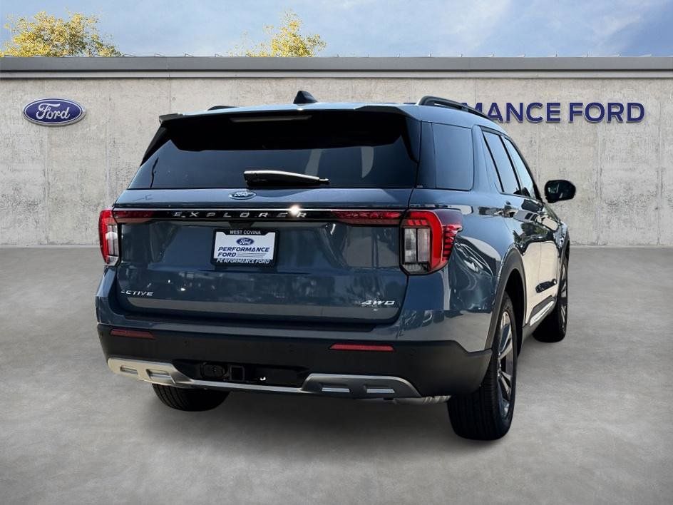 Used 2025 Ford Explorer - photo 11