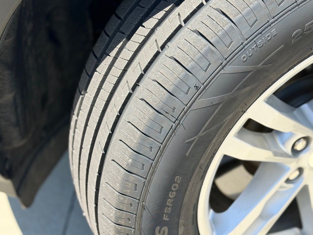 Used 2023 Ford Explorer - photo 21
