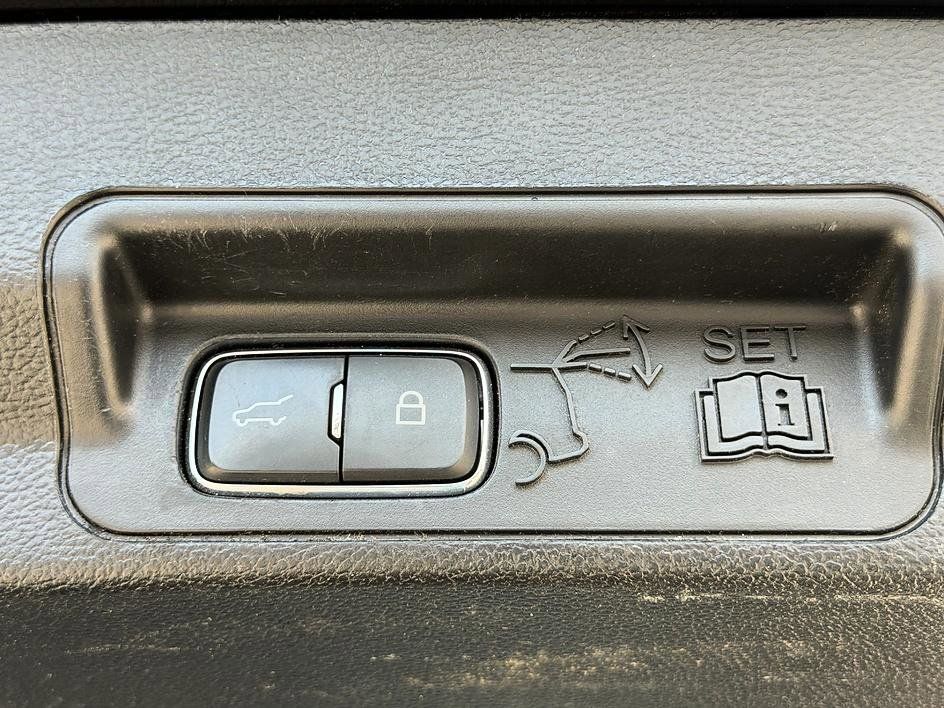 Used 2020 Ford Explorer - photo 18
