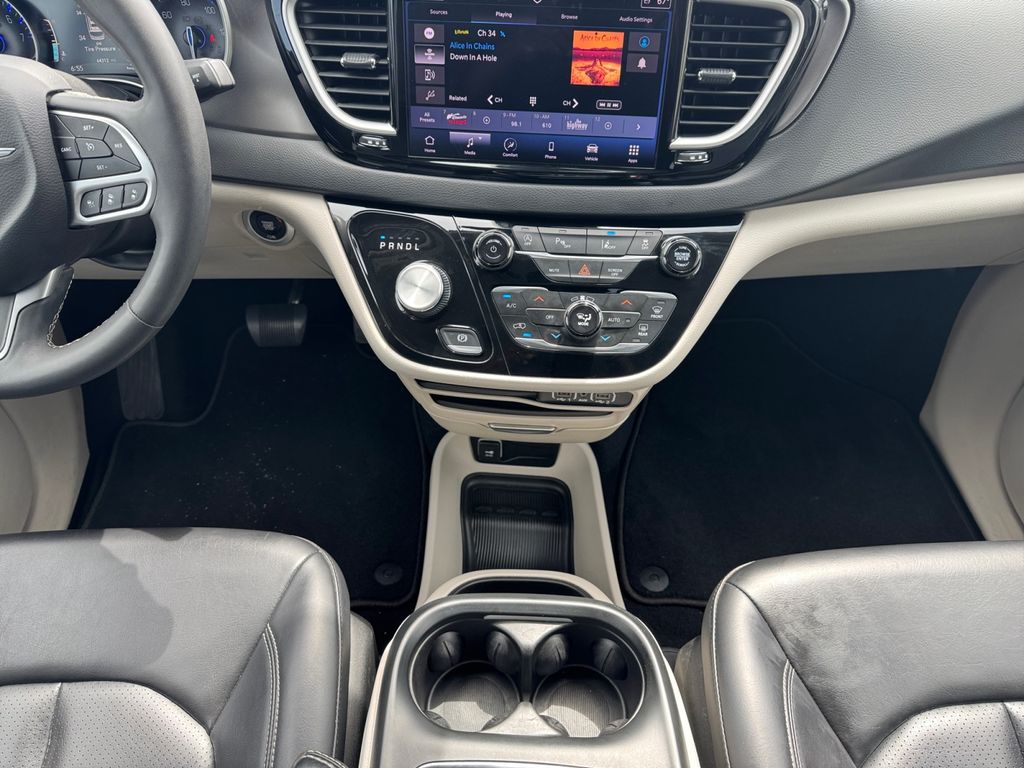 Used 2023 Chrysler Pacifica - photo 13