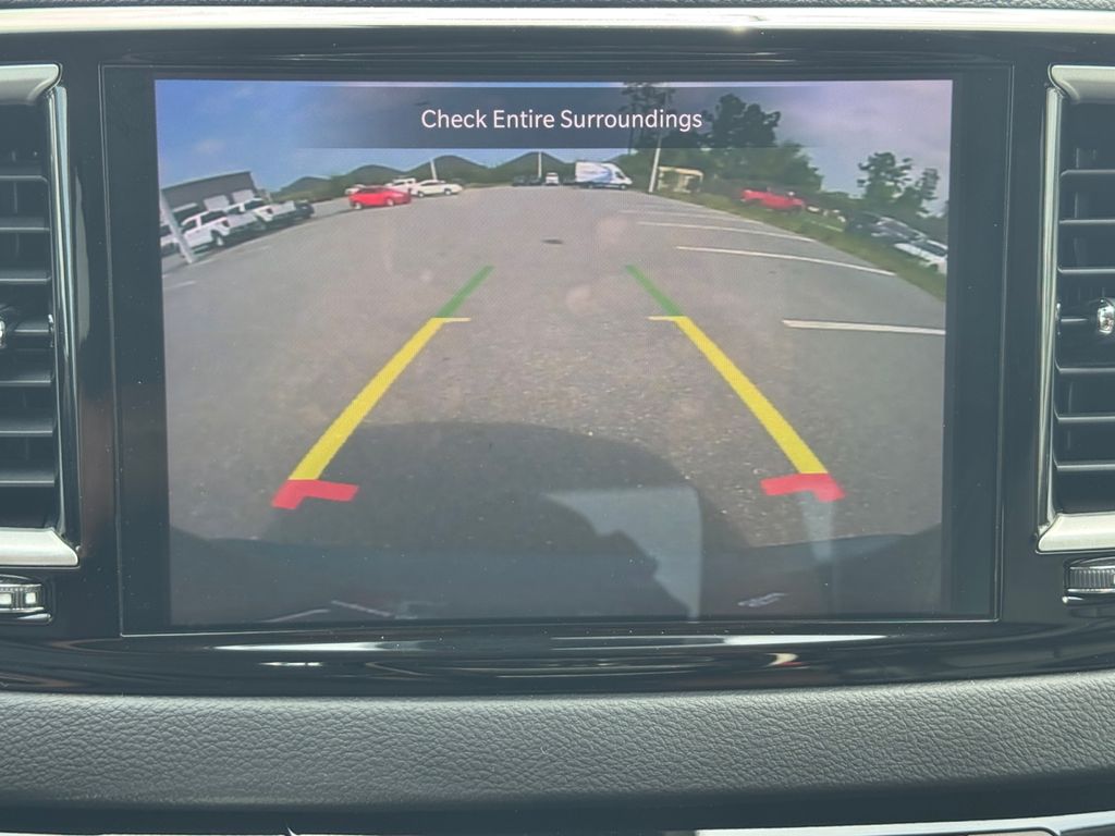 Used 2023 Chrysler Pacifica - photo 27