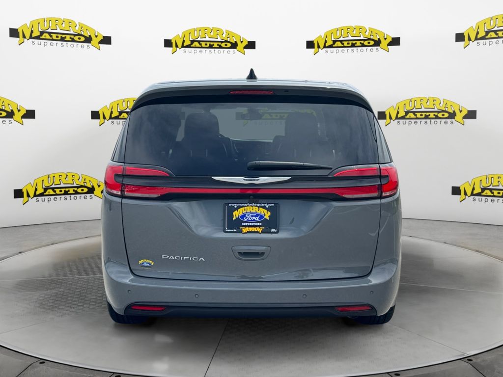 Used 2023 Chrysler Pacifica - photo 6