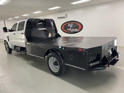 2023 Chevrolet Silverado 5500 Crew Cab DRW 4x2 Flatbed Truck for sale #UF092341 - photo 2