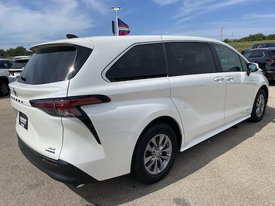Used 2021 Toyota Sienna XLE Minivan for sale #25F223A - photo 2