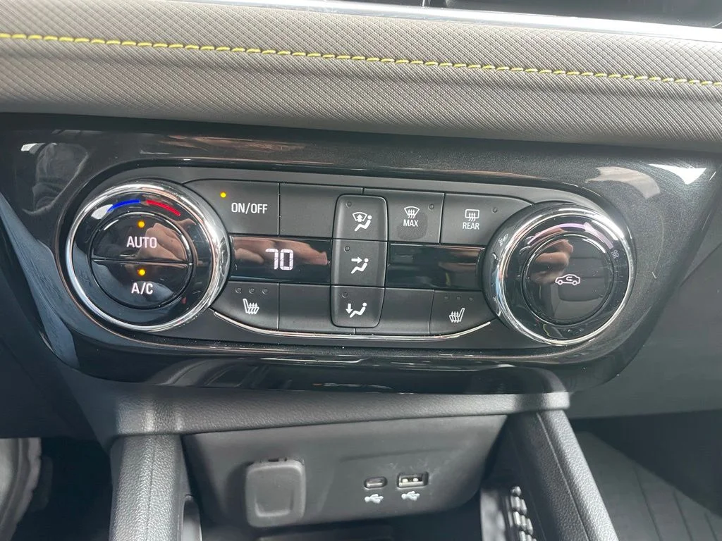 Used 2025 Chevrolet Trailblazer - photo 13
