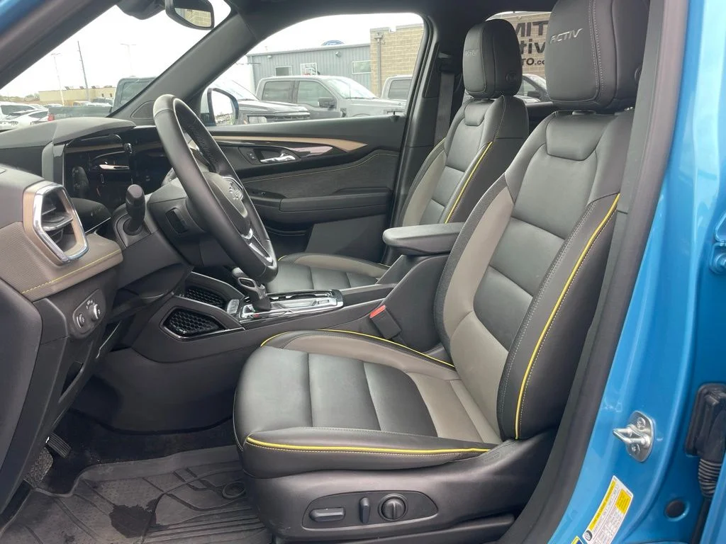 Used 2025 Chevrolet Trailblazer - photo 9