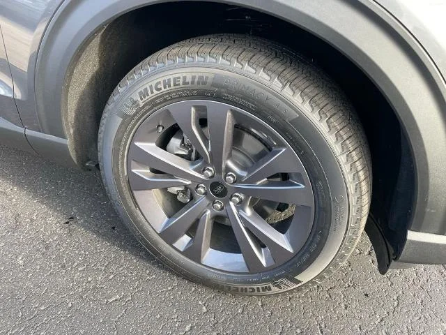 New 2026 Ford Explorer - photo 2
