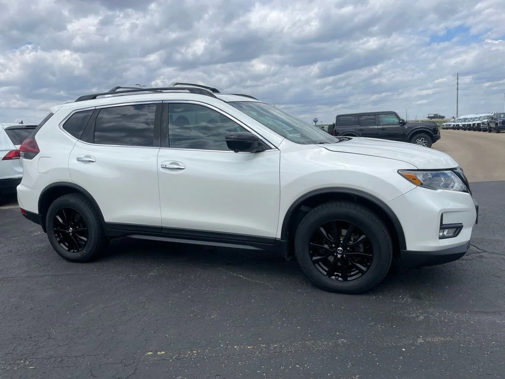 Used 2018 Nissan Rogue - photo 2