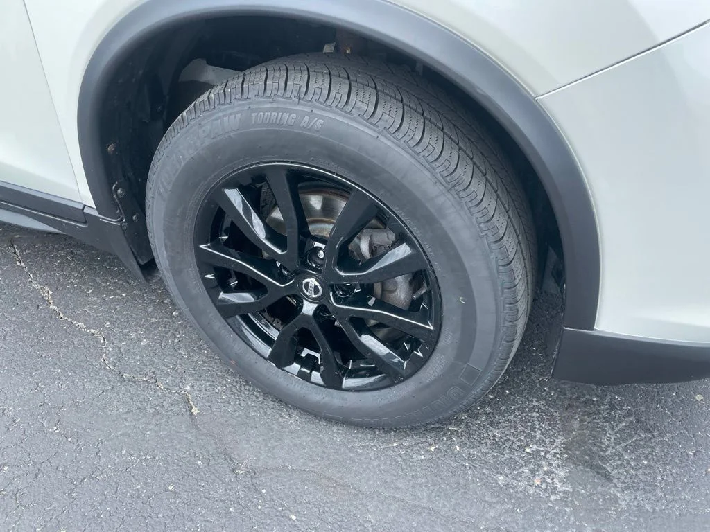 Used 2018 Nissan Rogue - photo 5