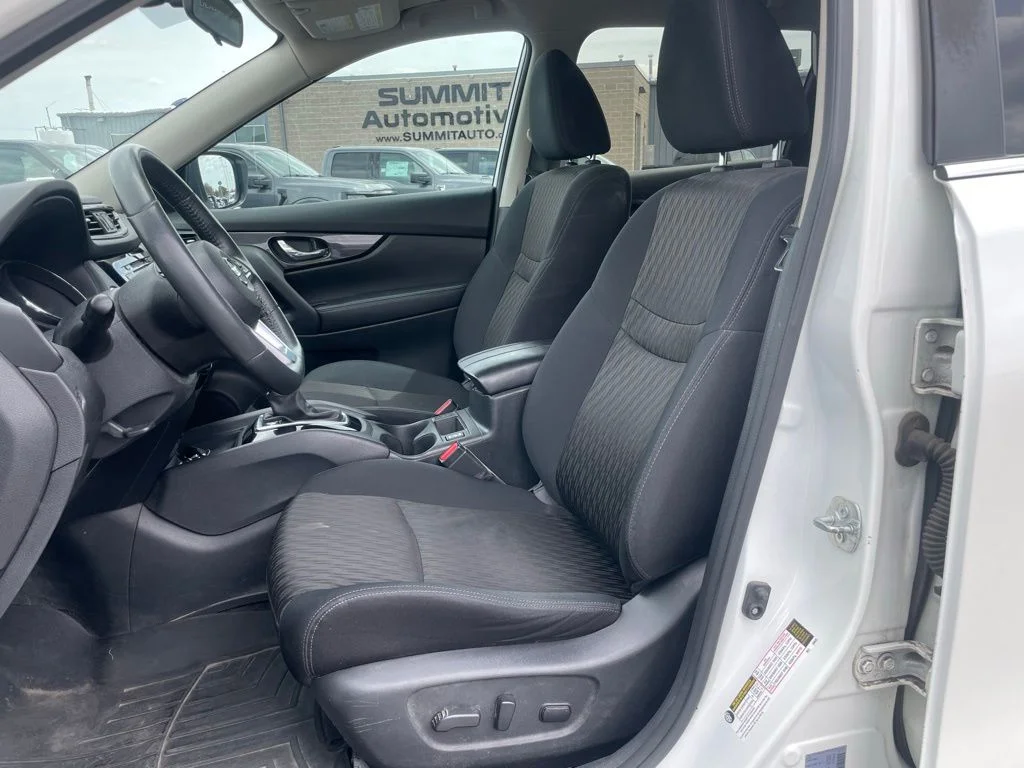 Used 2018 Nissan Rogue - photo 9