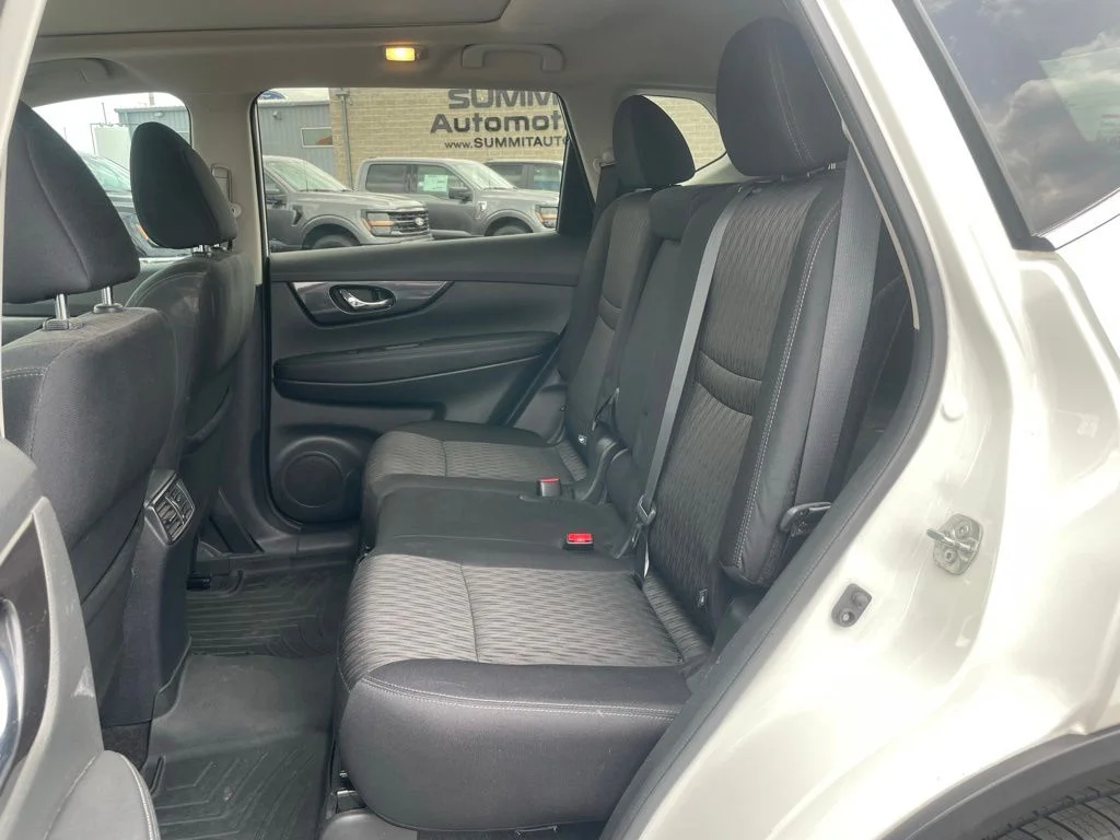 Used 2018 Nissan Rogue - photo 10