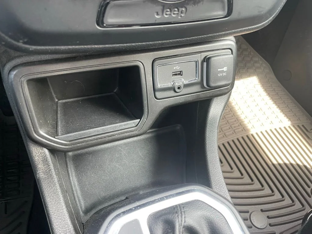 Used 2020 Jeep Renegade - photo 14