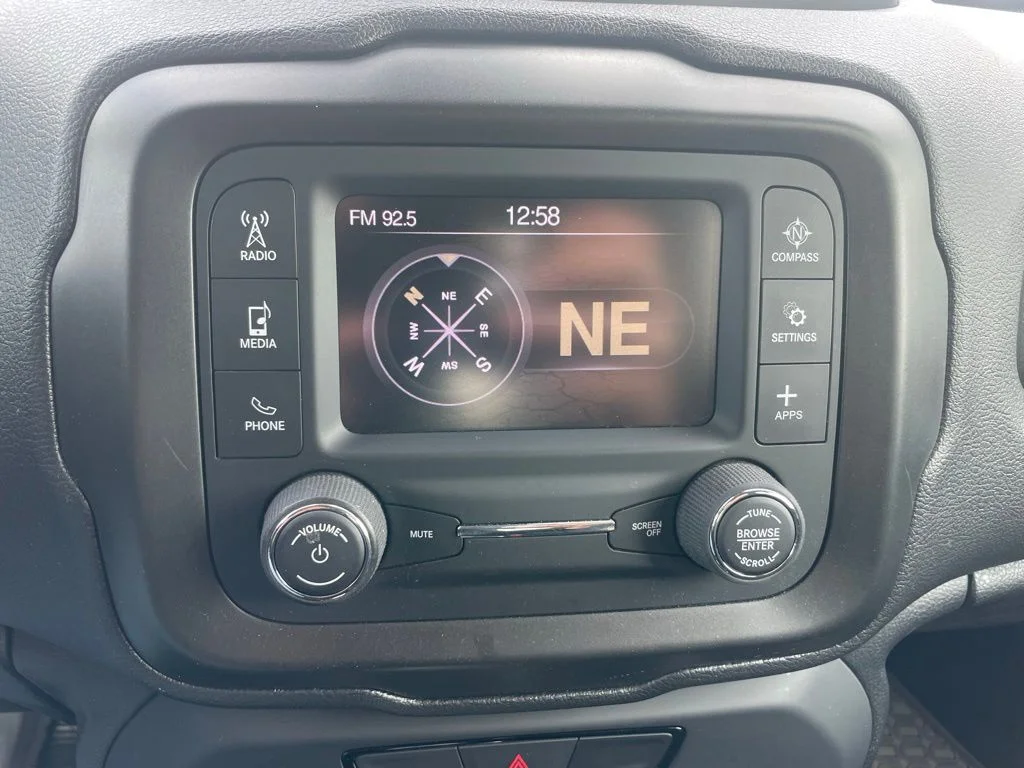 Used 2020 Jeep Renegade - photo 17