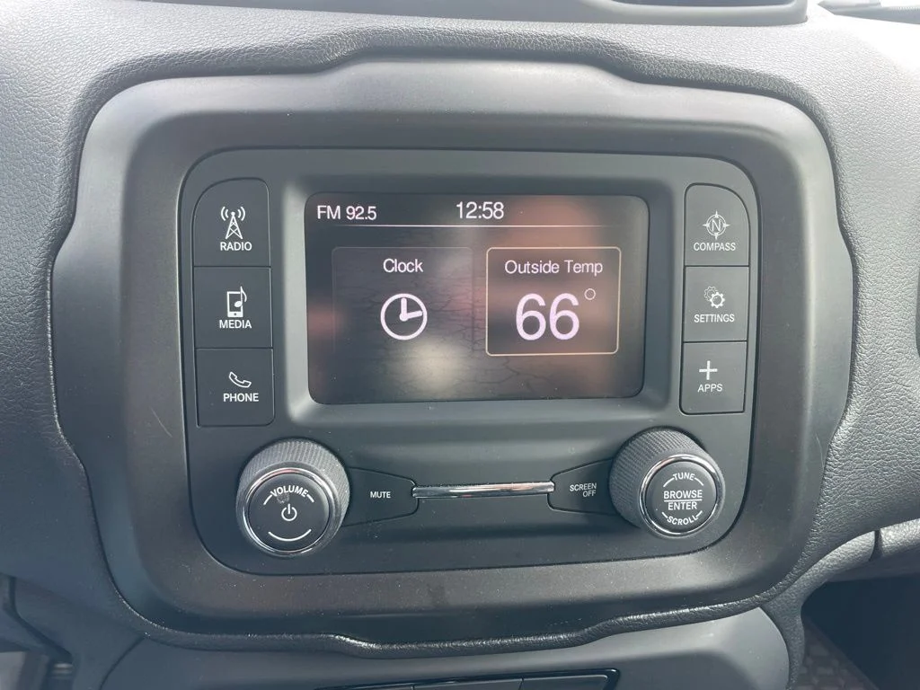 Used 2020 Jeep Renegade - photo 18