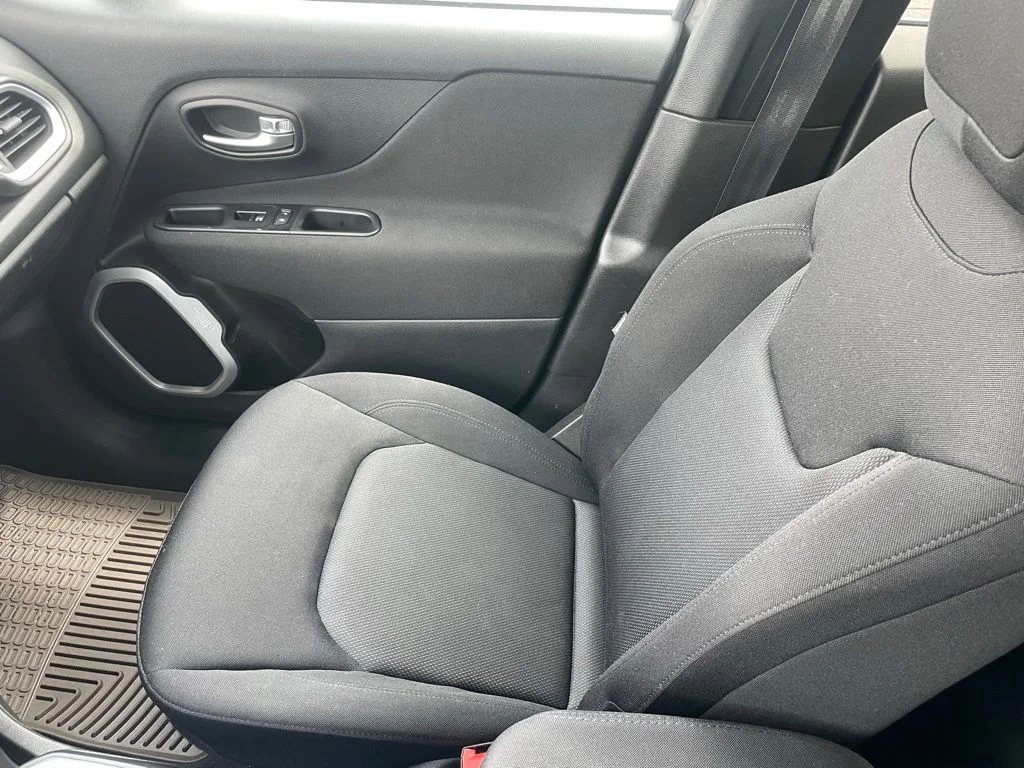 Used 2020 Jeep Renegade - photo 20