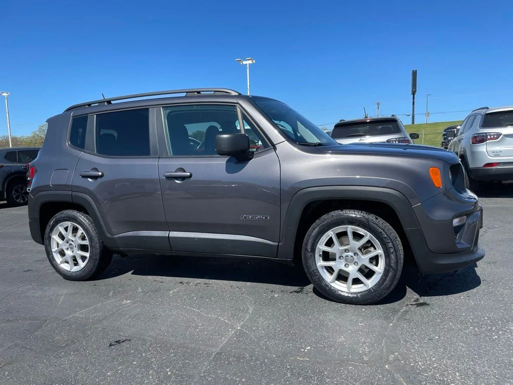 Used 2020 Jeep Renegade - photo 2