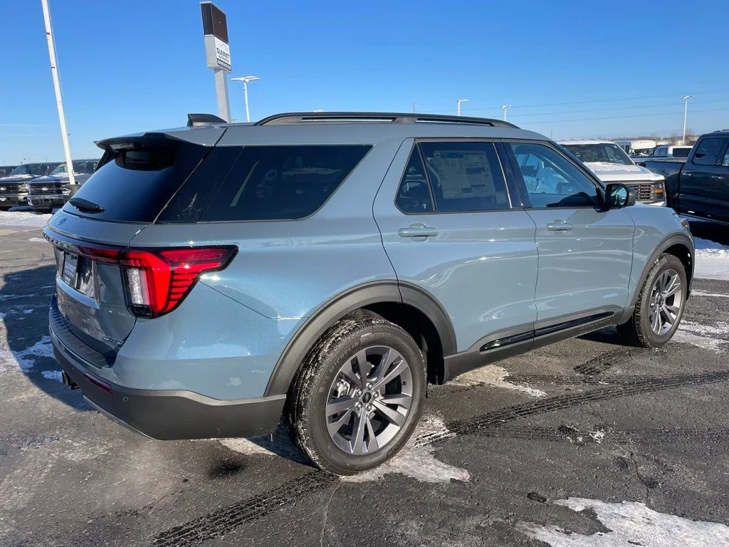 New 2026 Ford Explorer - photo 2