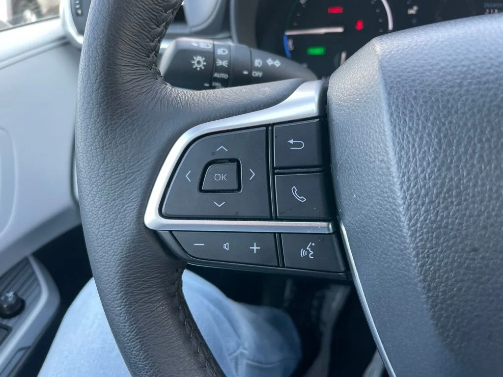 Used 2025 Toyota Sienna - photo 22
