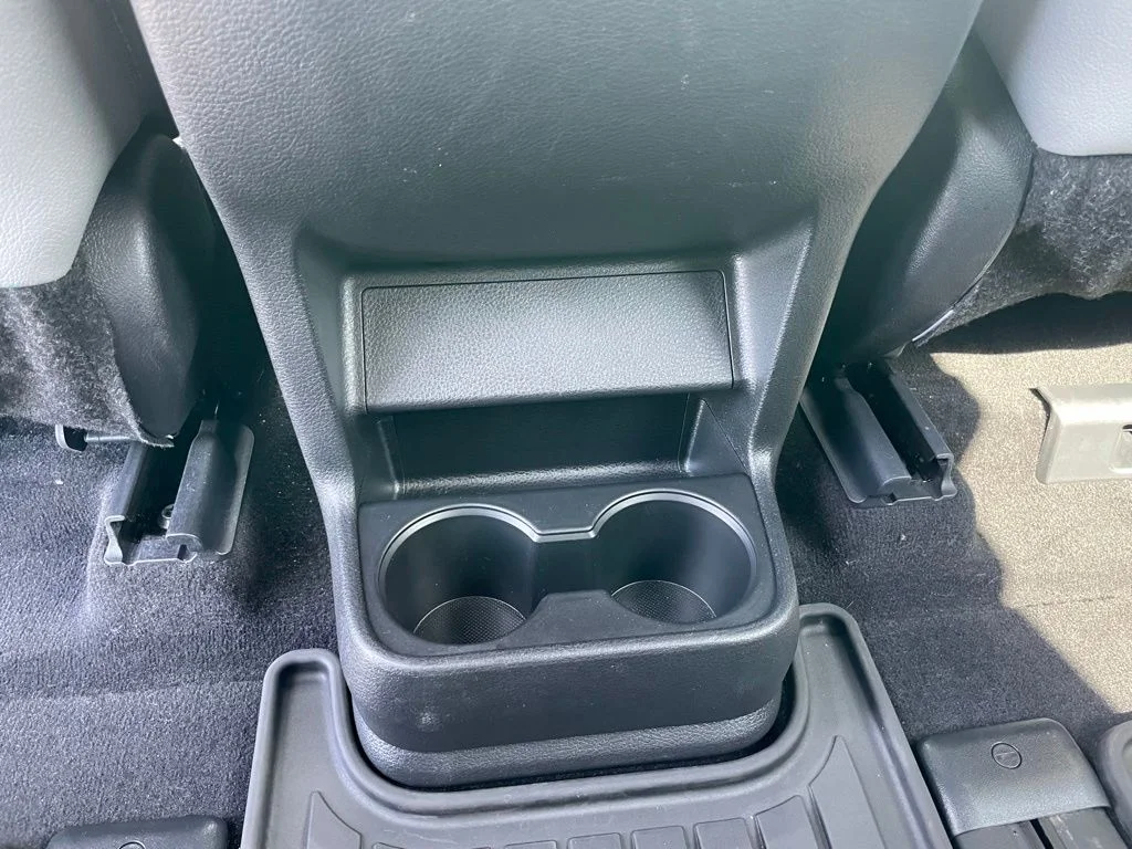 Used 2025 Toyota Sienna - photo 57
