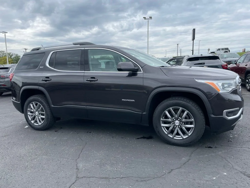 Used 2018 GMC Acadia - photo 1