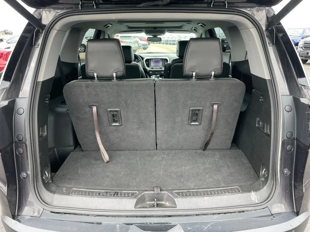 Used 2018 GMC Acadia - photo 33