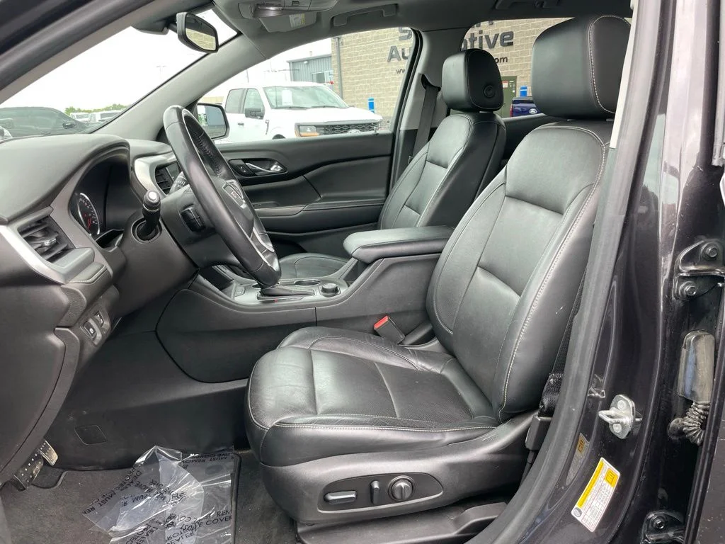 Used 2018 GMC Acadia - photo 8
