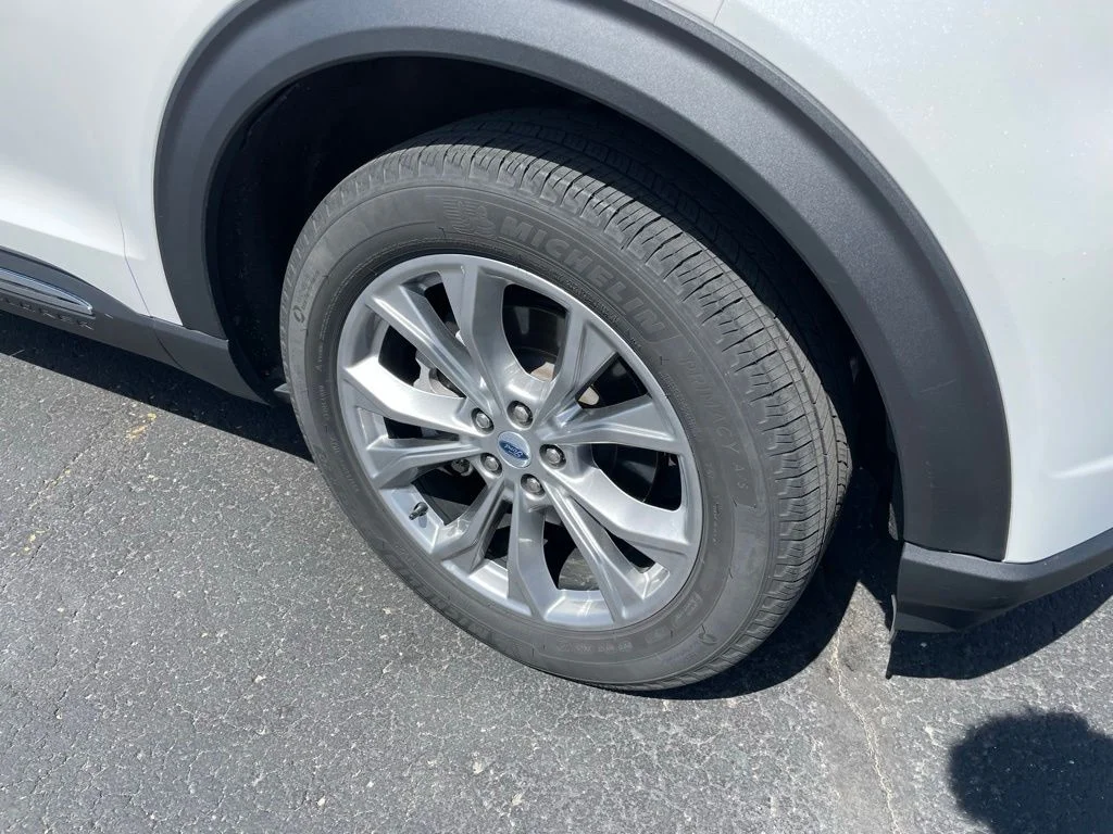Used 2023 Ford Explorer - photo 2