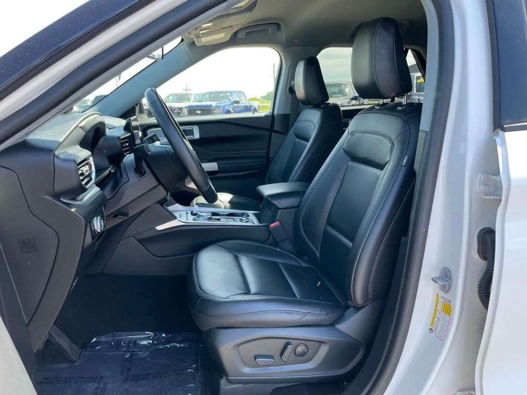 Used 2023 Ford Explorer - photo 8