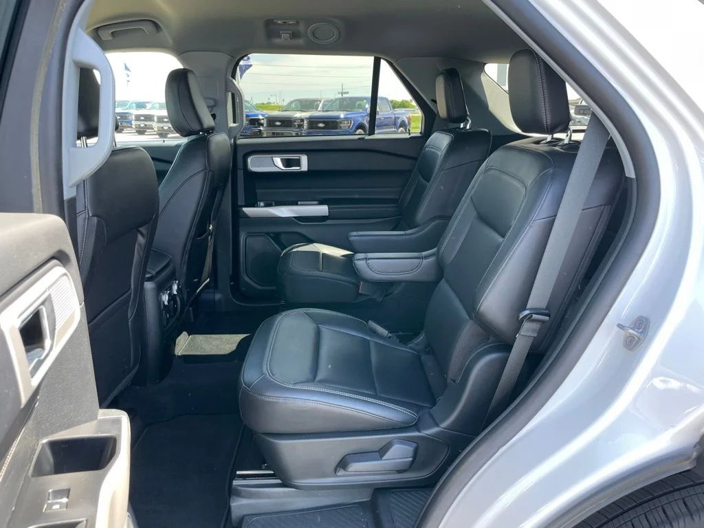 Used 2023 Ford Explorer - photo 9