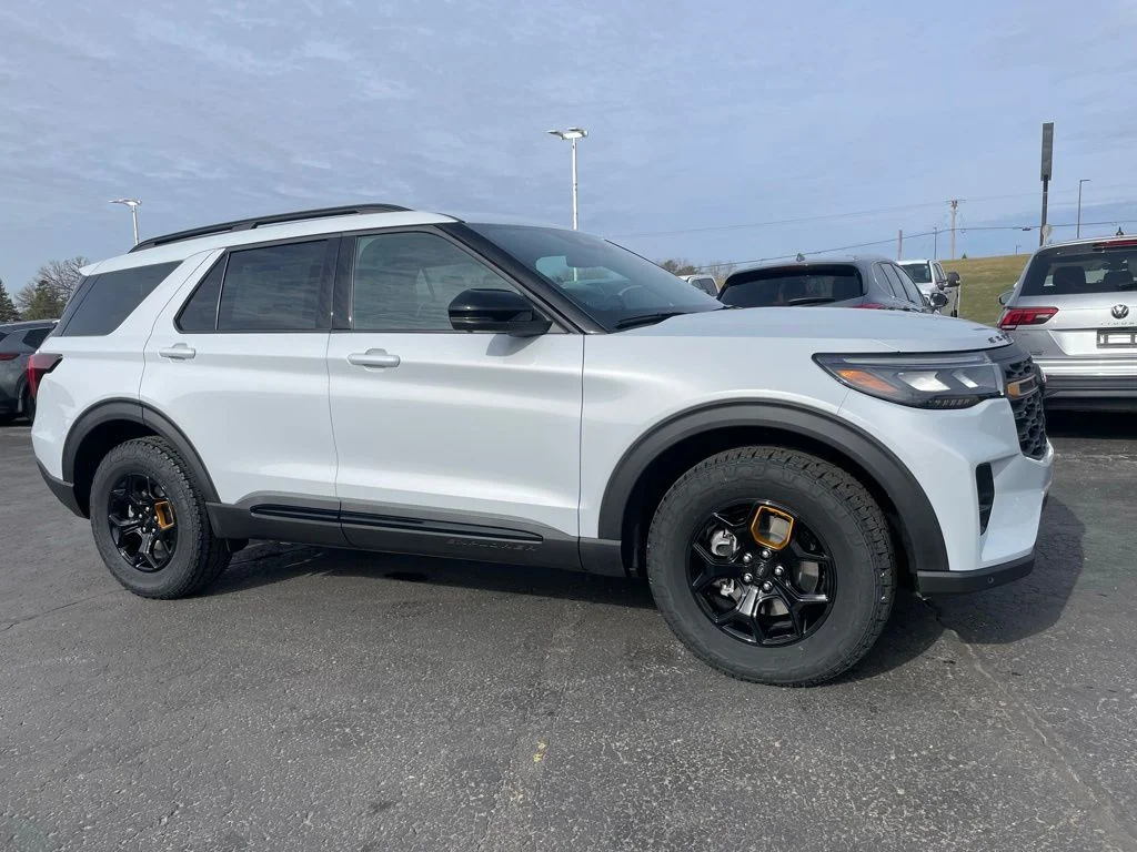New 2026 Ford Explorer - photo 2