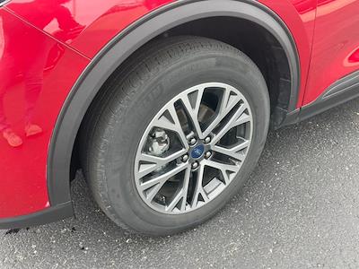 Used 2020 Ford Escape - photo 2